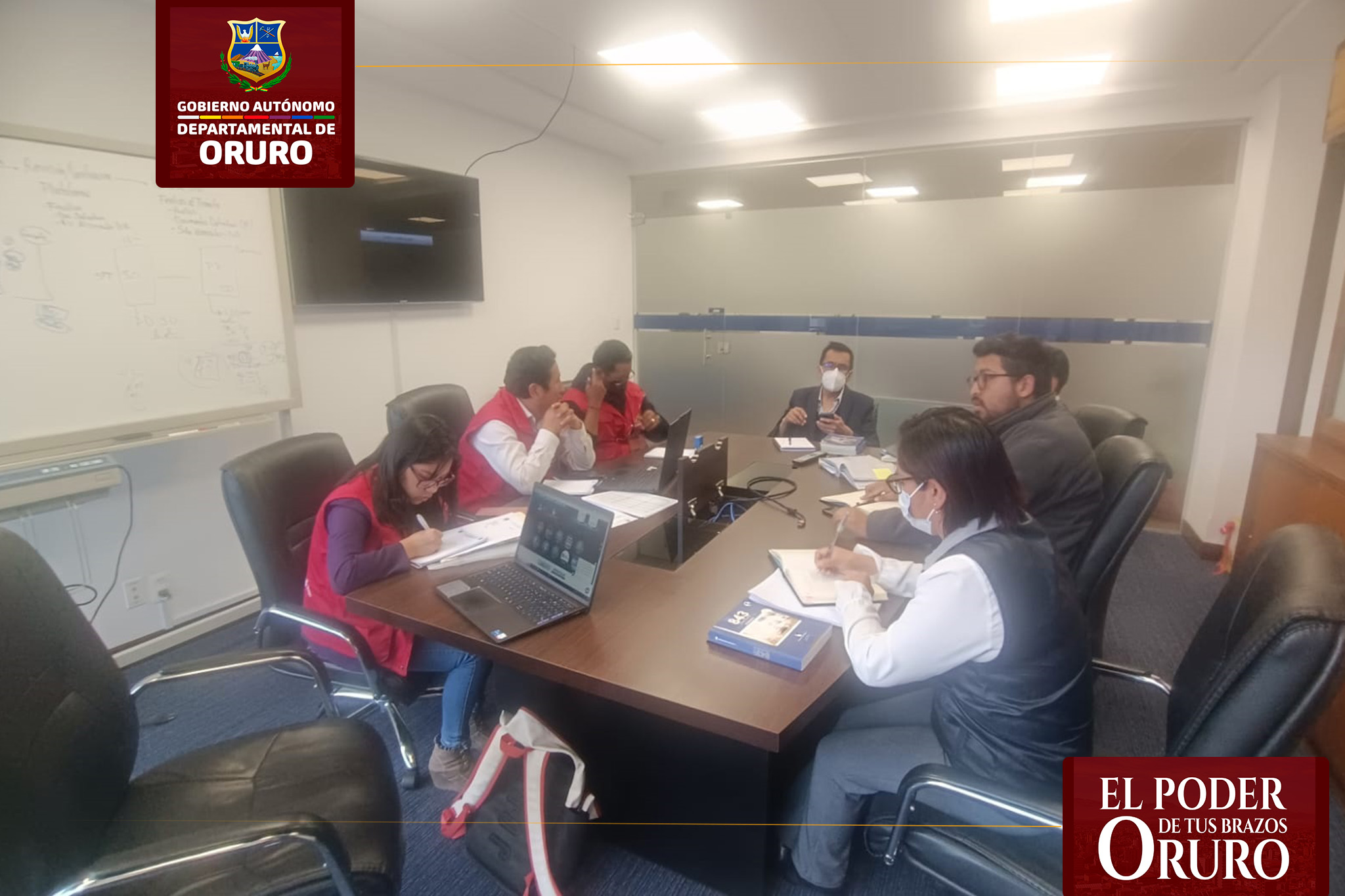 El personal de Área de Automatización de la S.D.M.M.R.E.  se reune con el personal del S.I.N Oficina Central..