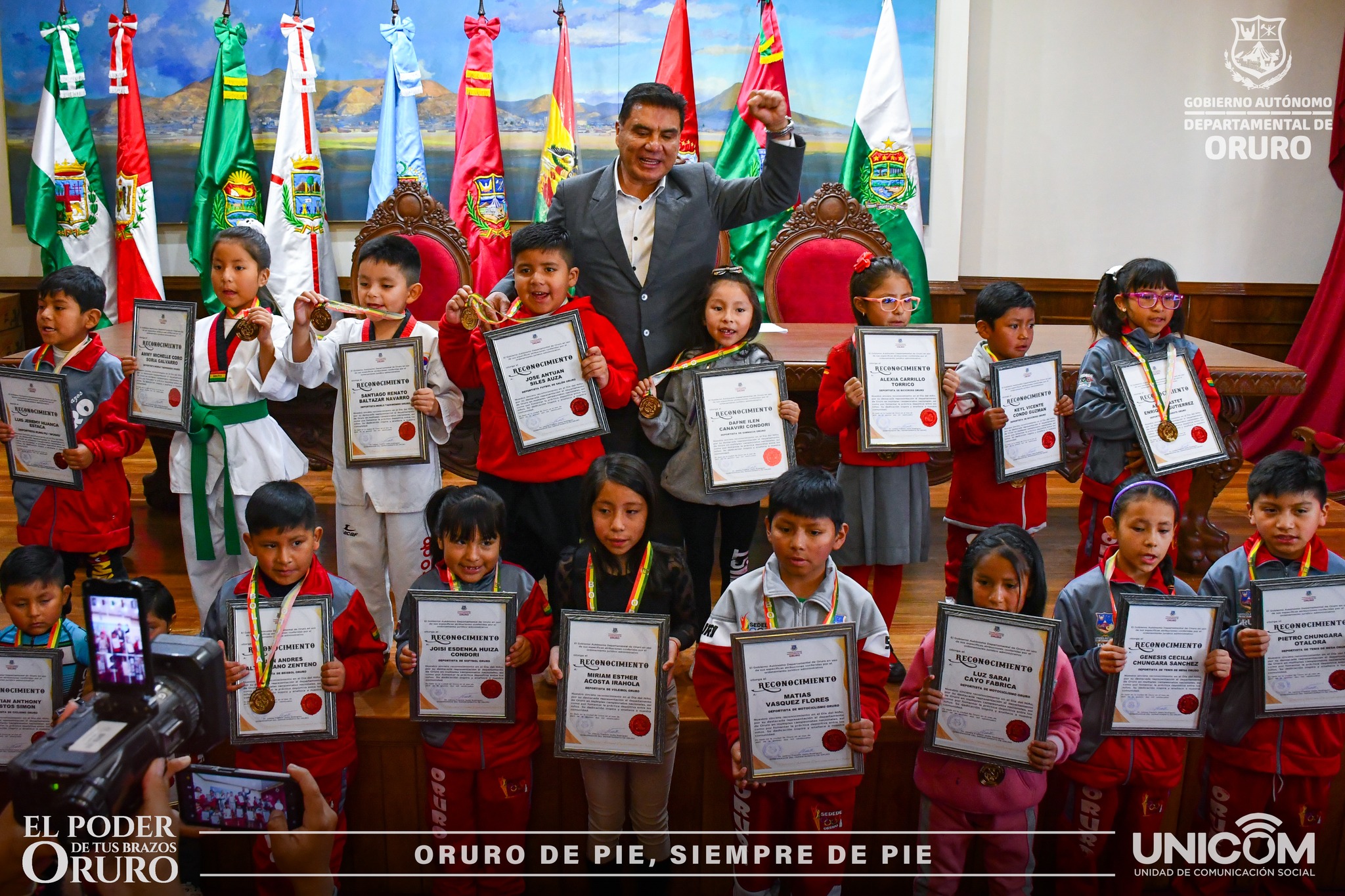 NIÑOS DESTACADOS EN EL DEPORTE RECIBEN RECONOCIMIENTO VALORANDO SU ESFUERZO Y DEDICACIÓN