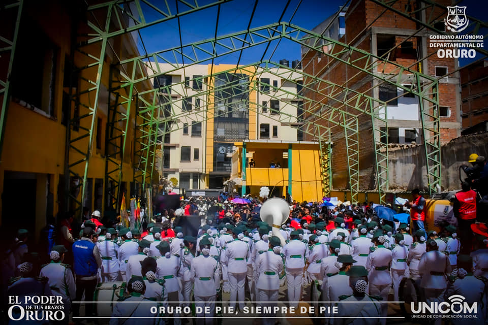 EL FINANCIAMIENTO FUE GESTIONADO POR LA GOBERNACIÓN, CON ALGARABÍA INICIÓ LA DEMOLICIÓN DE LA U.E. LICEO DE SEÑORITAS ORURO